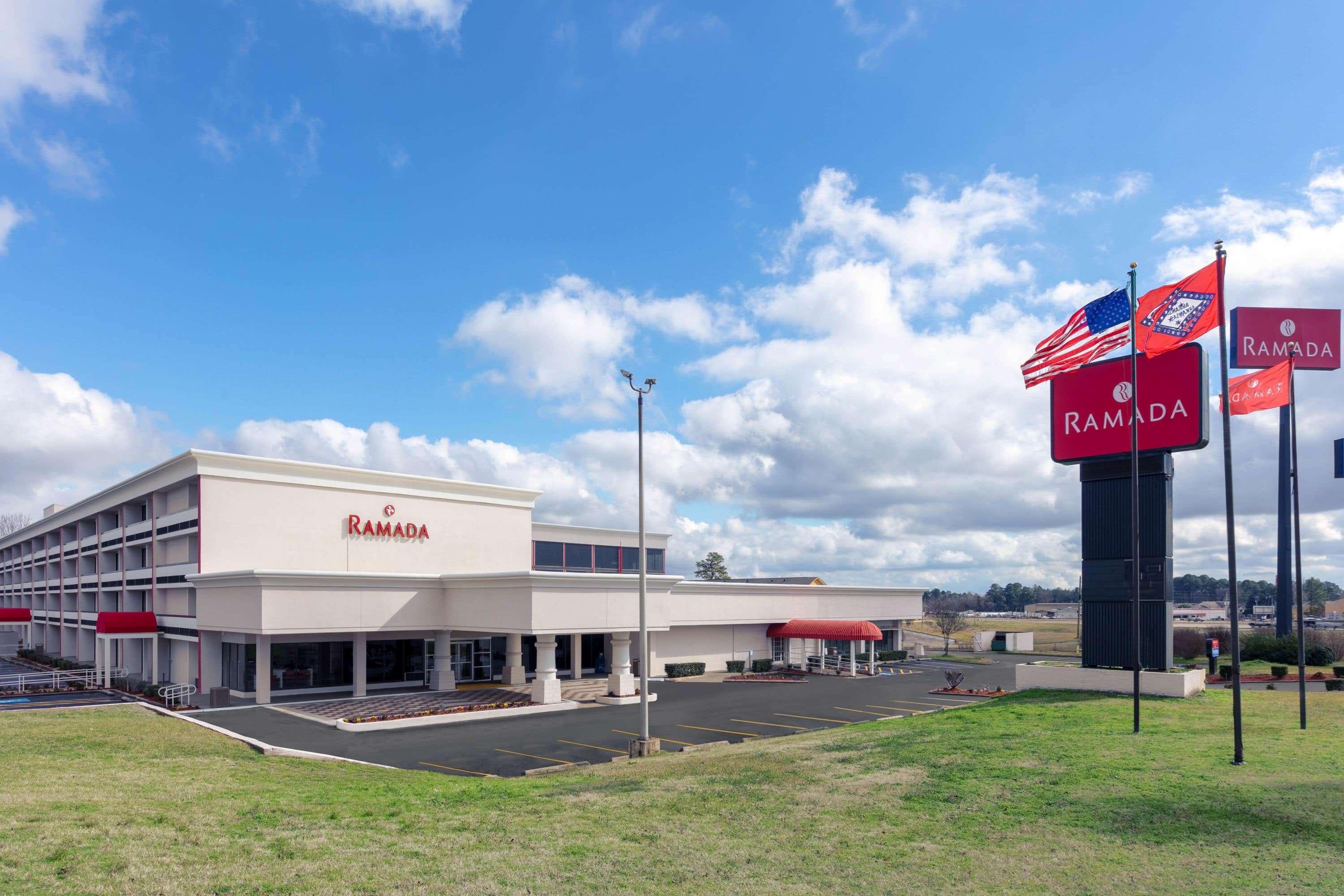 Travelodge By Wyndham Texarkana Ar Екстериор снимка