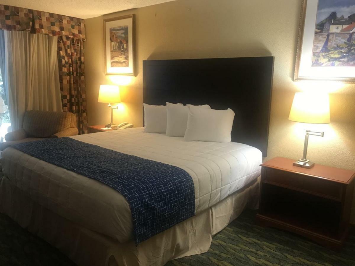 Travelodge By Wyndham Texarkana Ar Екстериор снимка